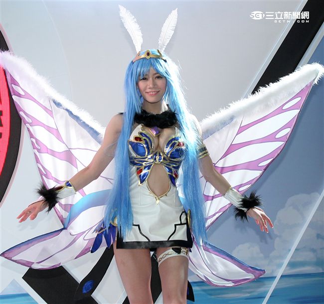 漫畫博覽會「怪物彈珠」五辣模。（記者邱榮吉/攝影）

