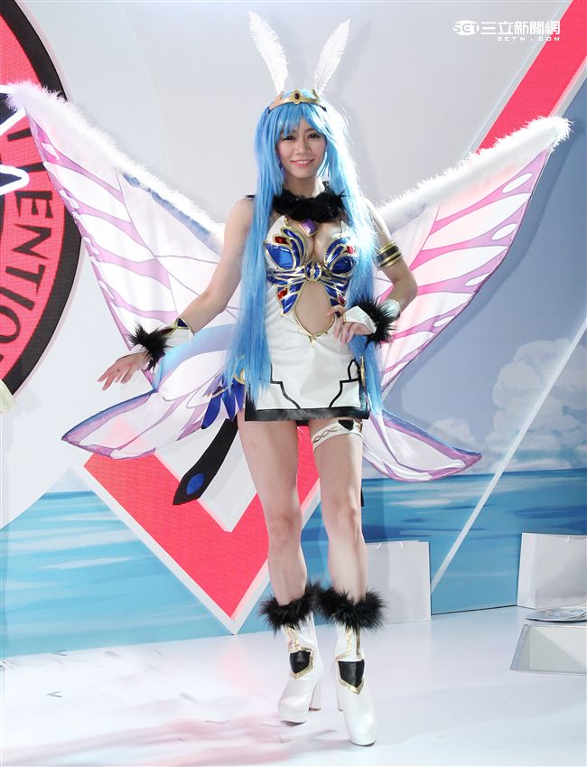 漫畫博覽會「怪物彈珠」五辣模。（記者邱榮吉/攝影）

