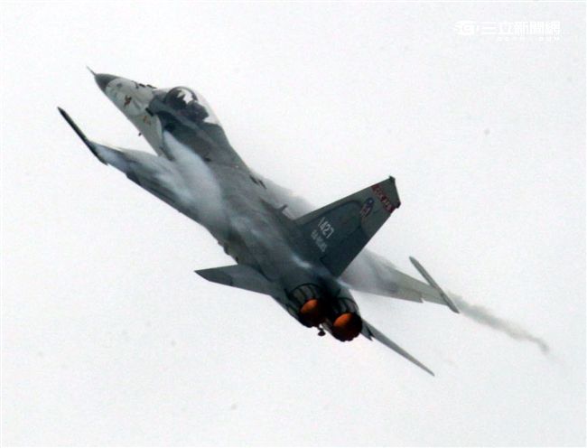 IDF經國號戰機性能展示。（記者邱榮吉/攝影）