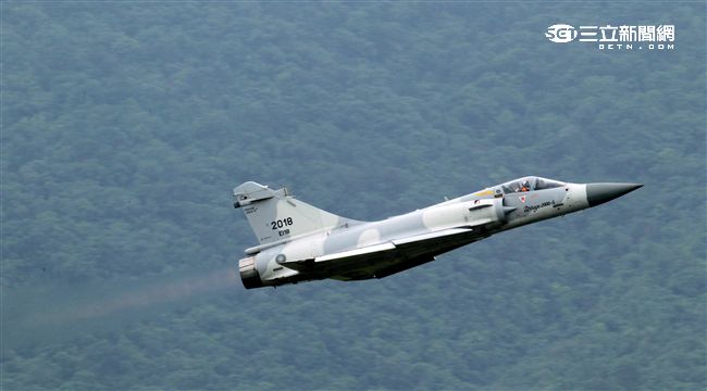 幻象2000戰機性能展示。（記者邱榮吉/攝影）