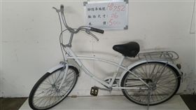 台北市環保局今天在內湖再生家具展示場舉行「再生家具開學季特賣會」。／台北市環保局再生家具網