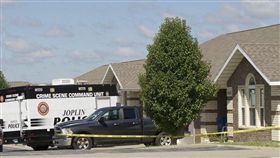 隨機槍殺
翻攝自約普林地球報http://www.joplinglobe.com/news/local_news/shooter-who-went-on-random-spree-faces-multiple-charges/article_2175d52a-9515-5d09-9f49-0453072c27e8.html