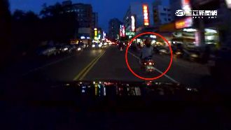 女大生被撞滑行4m　可惡騎士肇事逃