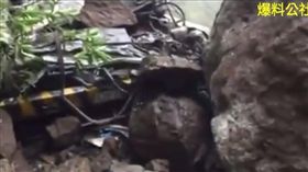 南投信義鄉郡大林道落石壓死混凝土車駕駛／爆料公社