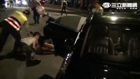 四海幫海巨堂堂主陳子俊糾眾圍毆攤商遭逮（翻攝畫面）