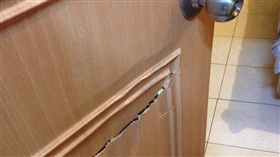 鐵門,木門,兩光,師傅,誤拆
圖／翻攝自PTT
https://www.ptt.cc/bbs/StupidClown/M.1471188875.A.5F0.html