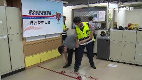 毒蟲拒捕撞0600.