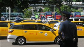 計車程包圍行政院。（記者盧素梅攝）