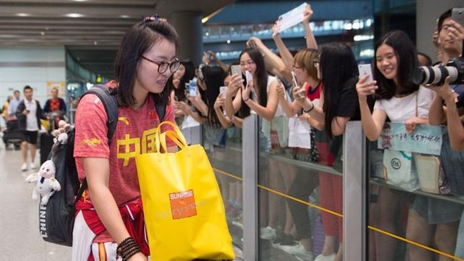 傅園慧被接機嚇傻　洪荒之力瞬間無力