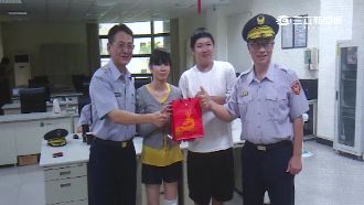 警追捕詐騙成員　熱心情侶檔幫追摔車