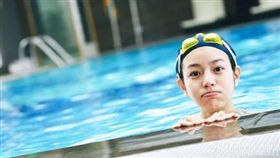 陳妍希,陳曉,夫妻,游泳,孕婦
圖／翻攝自陳妍希微博