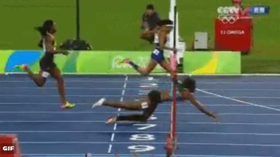 她驚天一撲奪金牌　拿銀選手超錯愕