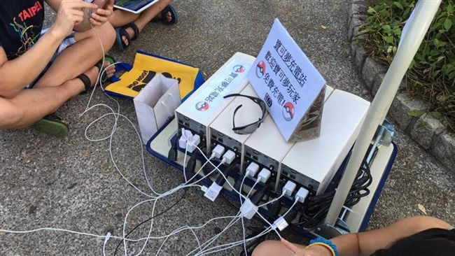 電瓶不夠看！玩家直接帶「這個」抓寶