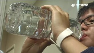 運動每10分鐘補充水分　防心肌梗塞