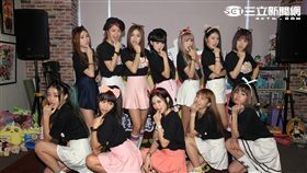 AMOi-AMOi平時生活在一起感情深厚，具有潛力的女子團體。（記者邱榮吉/攝影）