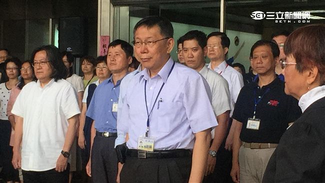 率局處中元普渡　柯市長表情...