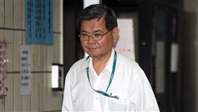 中信案 辜家大總管吳豐富1500萬交保
特偵組偵辦中信案，9日清晨依違反證交法、銀行法，
諭令辜家大總管吳豐富（圖）新台幣1500萬元交保、限
制出境。
中央社記者張皓安攝 105年6月9日