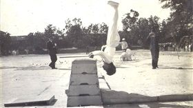 鄭明典跳箱歷史畫面（圖／翻攝自鄭明典臉書）