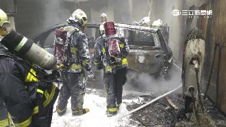 疑電線走火　國產電動車充電燒燬