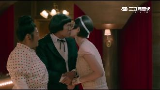 安心亞火辣深V裝　豬哥亮忍不住偷瞄