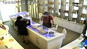 雨傘黨扒台g1200