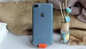 iPhone 7　諜照
https://twitter.com/the_malignant?ref_src=twsrc%5Etfw