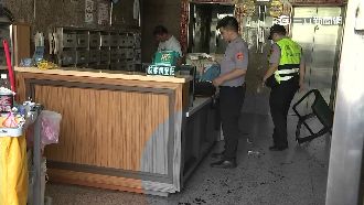 借錢遭拒惱羞砍人　警衛手臂插刀送醫