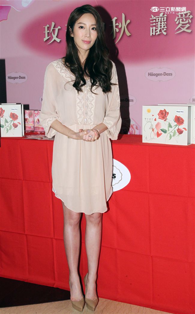 幸福人妻隋棠中秋心願賣冰淇淋月餅做公益。（記者邱榮吉/攝影）