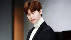 圖翻攝自韓網 李鍾碩
