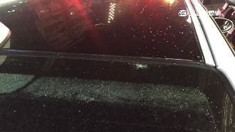 法拉利姊車被砸　疑醉漢丟瓶惹禍