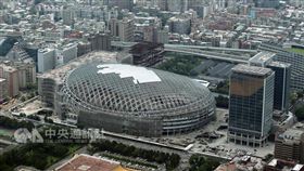 大巨蛋部份復工  中鋼130噸鈦版得救(中央社)