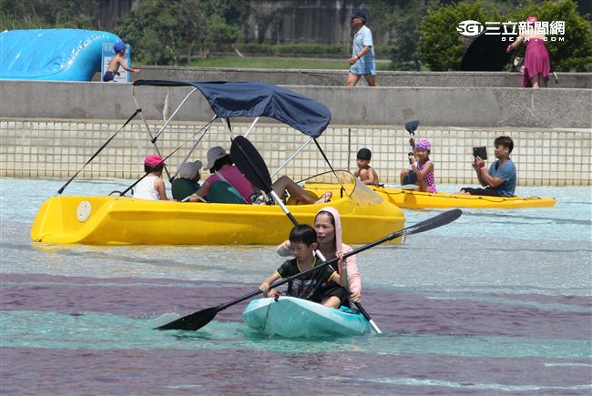 「台北河岸童樂會」活動將於8月20日起至28日於大佳河濱公園希望噴泉周邊舉辦，親子同樂。（記者邱榮吉/攝影）