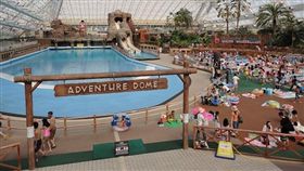 東京水上樂園驚傳割臀變態　手持利刃割傷8女
圖/翻攝自東京サマーランド推特