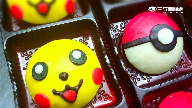 創意中秋月餅　小小兵尬皮卡丘