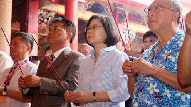 訪新竹義民廟　蔡：盼台三線儘速建成