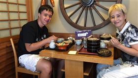 李明依、李威（圖／李明依臉書）
https://www.facebook.com/My.EmiLee/