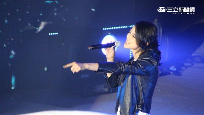 諾皇賴雅妍自爆唱歌小秘密：不會合腿