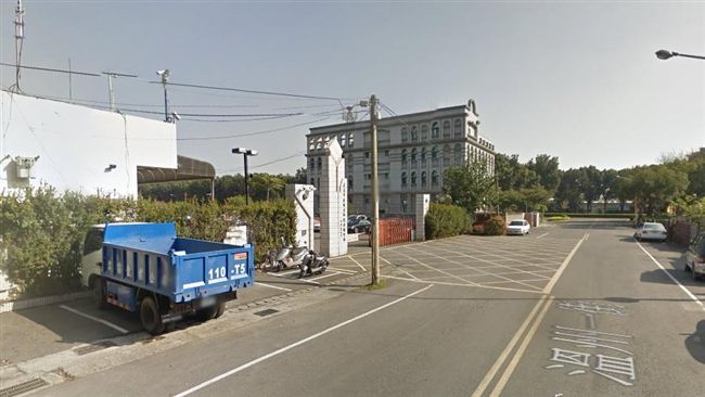 嘉市通緝犯甩開警　竟開走偵防車逃逸