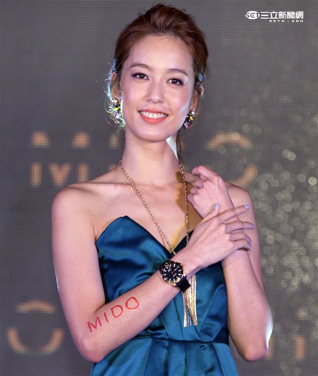 陳庭妮性感化身海洋之星大使，比基尼上衣S型火曲線，大展個性魅力。（記者邱榮吉/攝影）