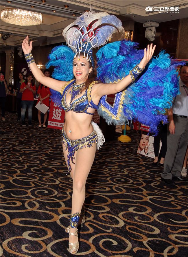 2016台灣國際旅遊展記者會，由巴西森巴舞孃開場，於8月26日世貿一館登場。（記者邱榮吉/攝影）

