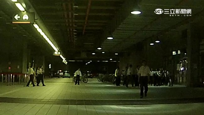 計程車為違規攬客吵　高鐵站外爆圍毆