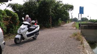 7旬嬤被撞死！家屬質疑警高速逆向