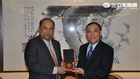 馬來西亞肅毒局長與調查局長會面。調查局提供