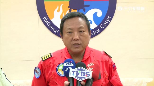 黑鷹直升機失聯　空勤隊長哽咽談同事