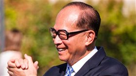 李嘉誠,香港首富
翻攝自維基
https://zh.wikipedia.org/wiki/%E6%9D%8E%E5%98%89%E8%AA%A0#/media/File:Li_Ka_Shing.jpg