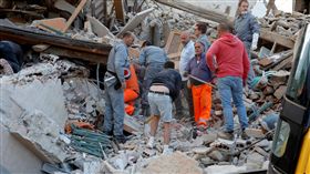 義大利中部6.2強震（圖／路透社／達志影像）