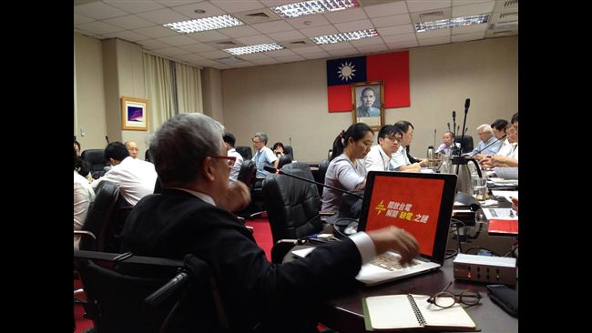 開放台電爭議多　郝明義開專文揭密