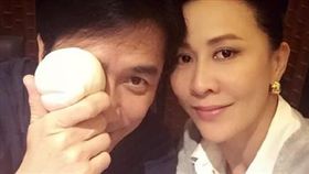梁朝偉,劉嘉玲,夫妻,心疼
圖／翻攝自劉嘉玲微博