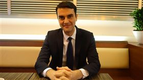 土耳其副代表都庫哈里酒醉搭訕女客遭拒後大鬧酒吧（翻攝畫面）