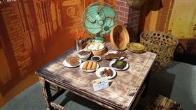 台灣小吃、食物／flickr－PROYu-Ching Chu
（https://www.flickr.com/photos/yuchinmchu/4843519157/in/photolist-8o1iuZ-pWWQ5o-jKs6T5-7YTiiE-aF8v56-99gHCY-99dBe6-7YQ4QR-7nqf7j-99dv4V-2WTF9s-99gFo1-99dwgz-Hbg7rz-2WPcrB-95CqjH-bPhcQg-7pn3oo-fGjvQC-7ksPpL-bPhcui-jKpWLD-jKpWat-bAnypL-5hsmoY-kC3VBG-ovk173-cobmsm-jKp4iF-7piaJp-W5Zux-7nmkmX-7nqf8m-mKtbM-7erw4L-7nqeYQ-b3KgF-7kUyGC-cobkjJ-mJo4jJ-hx4Q5H-9wcyqu-8pdPP7-7piatc-kC3XMo-bVbkkx-eNwfS5-uVTgZz-axqPye-f7hegQ）
